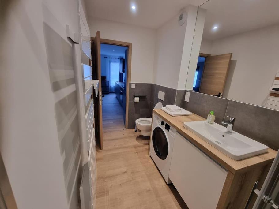 אוז'ין Superbe Appartement T2 Climatise, Idealement Situe מראה חיצוני תמונה