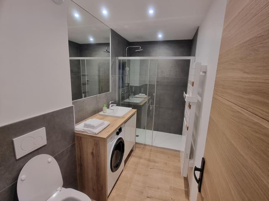אוז'ין Superbe Appartement T2 Climatise, Idealement Situe מראה חיצוני תמונה
